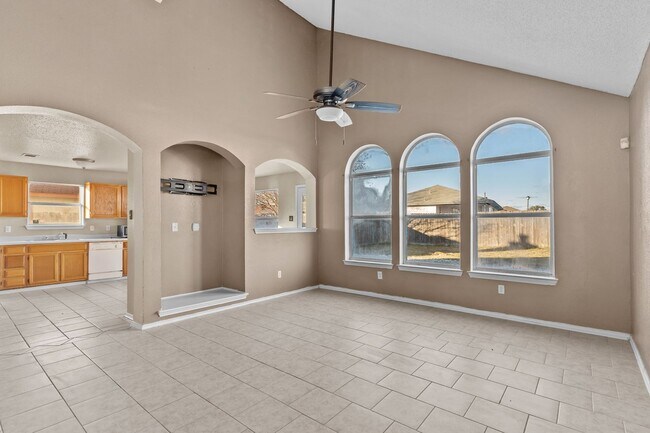 Photo - 2313 Garrett Dr