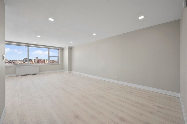 Photo - 151 Tremont St Unidad 18M