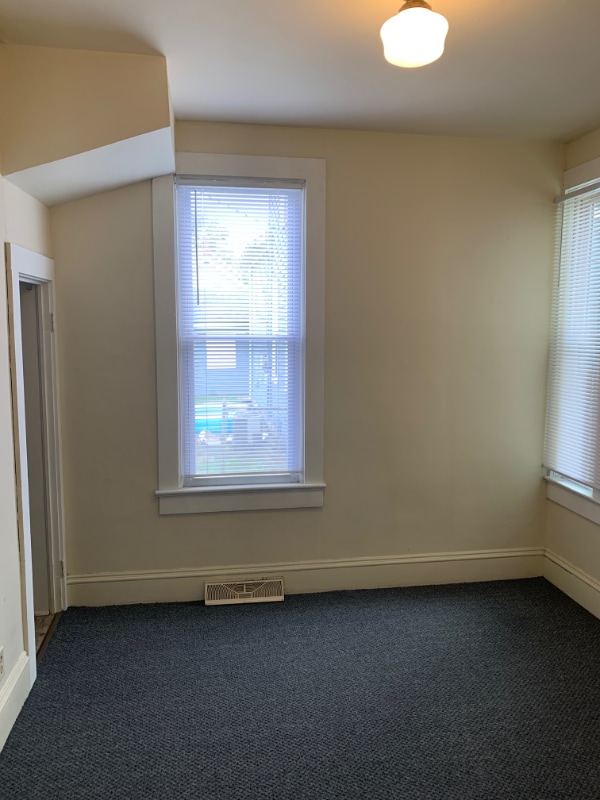 Photo - 323 E Williams St