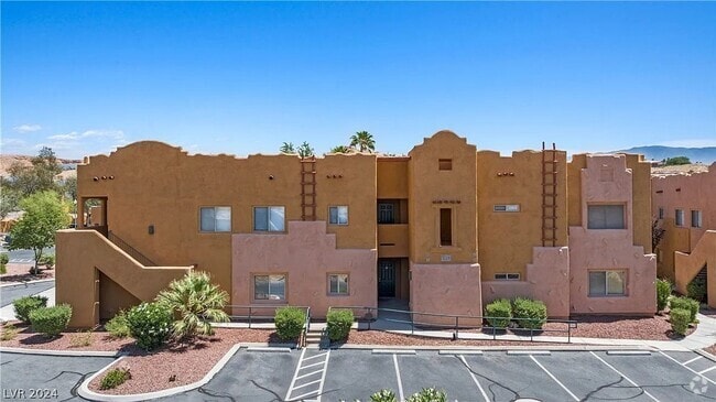 Building Photo - Furnished Enchantment Condo