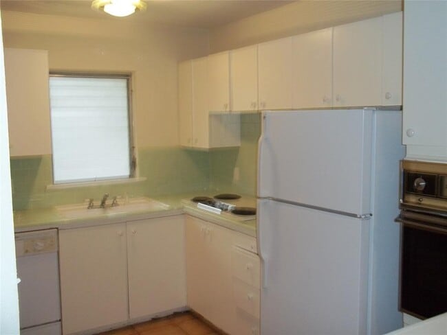 Photo - 5320 Balcones Dr Unit A