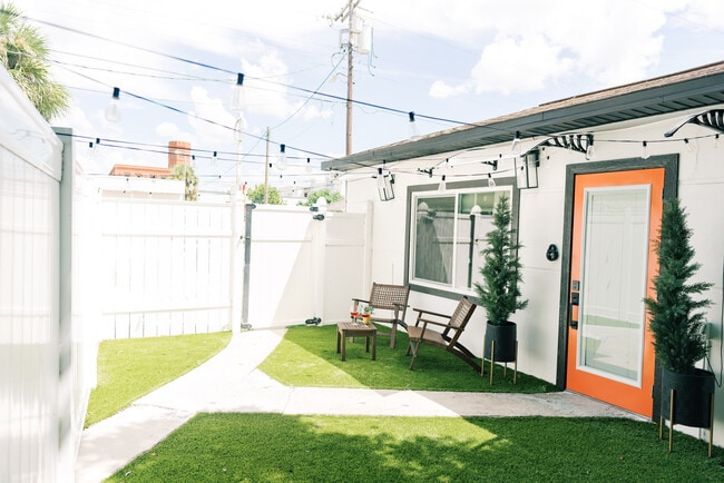 Photo - 2402 W Cypress St