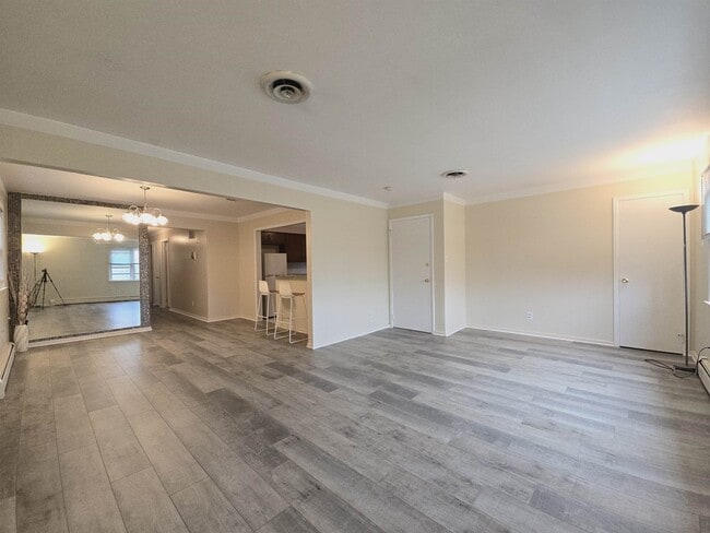 Photo - 1000 Avenue C