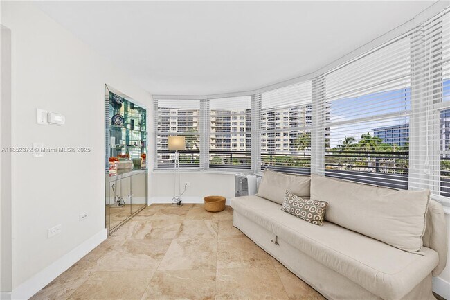 Photo - 5555 Collins Ave Unit 4B