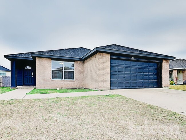 Photo - 128 Richh St