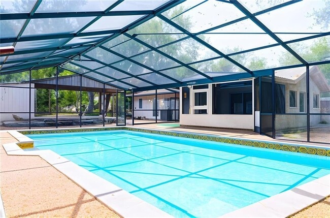 Photo - 530 Webster St