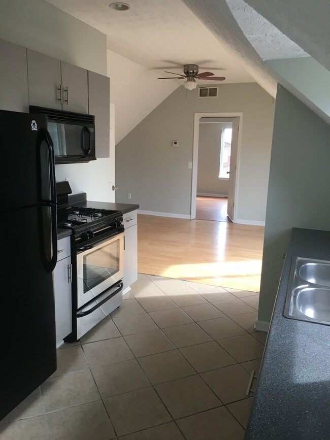 Photo - 2166 W 34th Pl Unidad Up