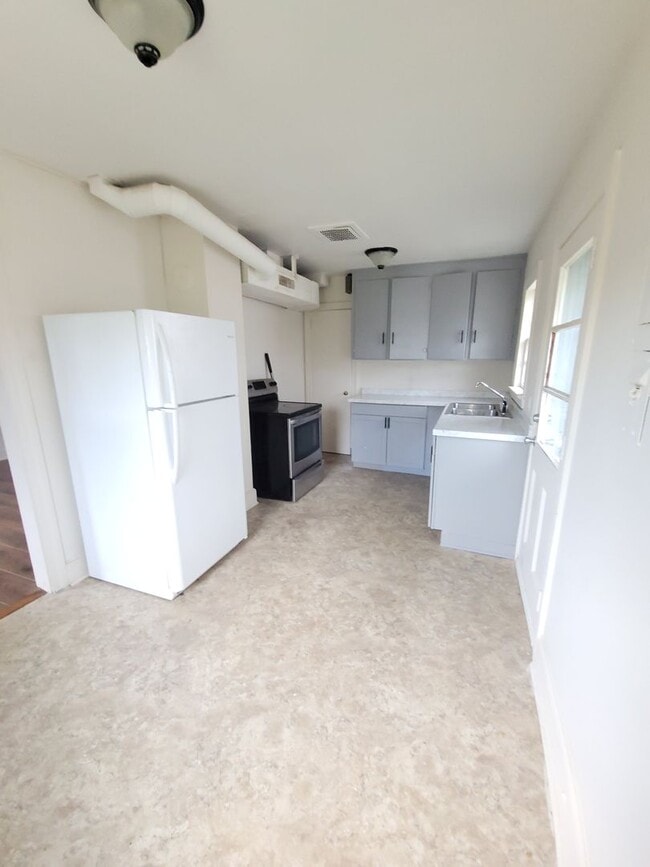 Photo - 405-A E Beech St