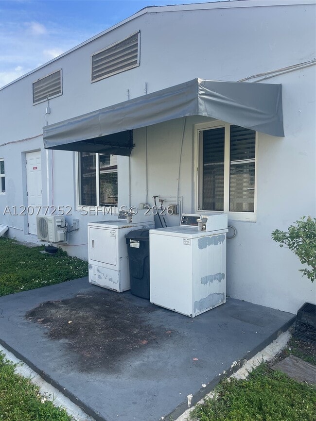 Photo - 430 SW 6th St Unit 2