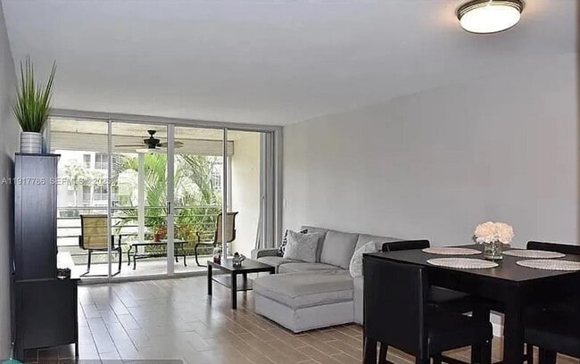 Building Photo - 9230 Lagoon Pl Unit 215