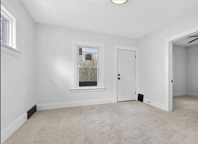 Photo - 9418 Parkview Ave