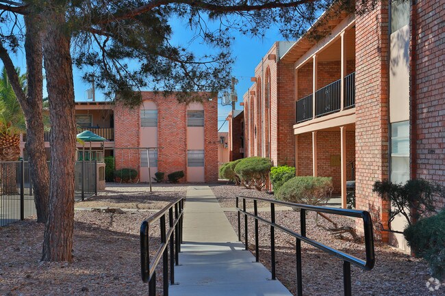 Desert Ridge Apartments