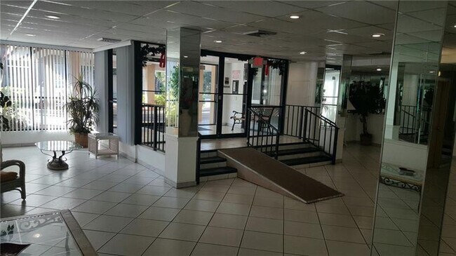 Photo - 4168 Inverrary Dr Unit 401