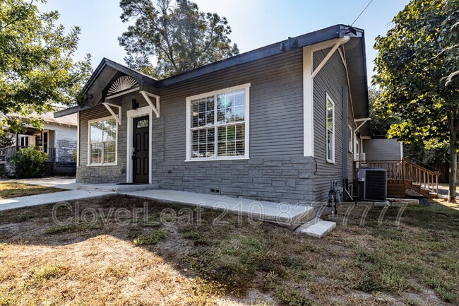 Photo - 210 Dumoulin Ave