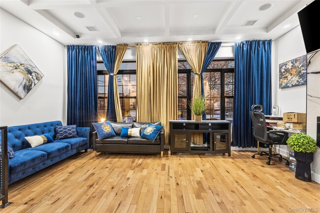 Building Photo - 48 Essex St Unit 2