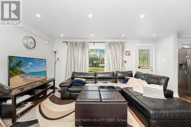 Photo - 749 Happy Vale Dr