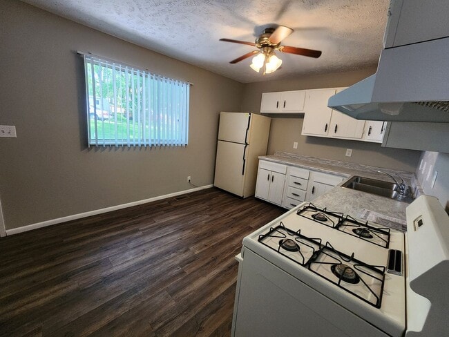 Photo - 3 Bedroom Home in Bloomington