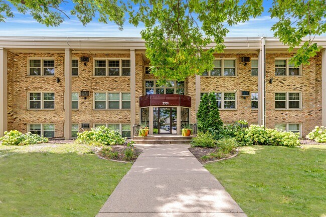 Photo - Burgundy And Hillsboro