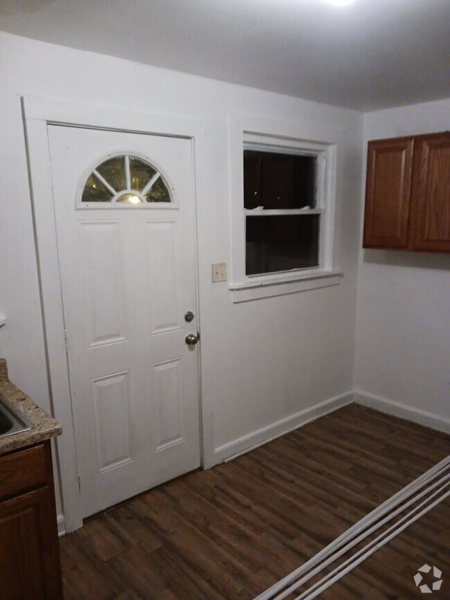Building Photo - 1208 Preston St Unit 1208 Rental