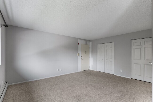 Photo - Rosco Apts-2720 Unit 303