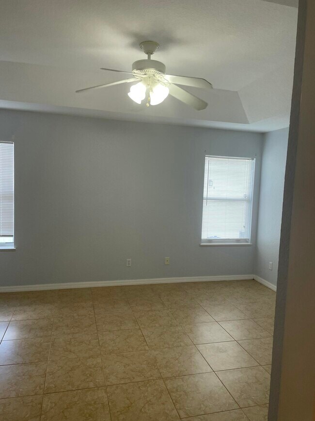 Photo - 435 SW Lakota Ave