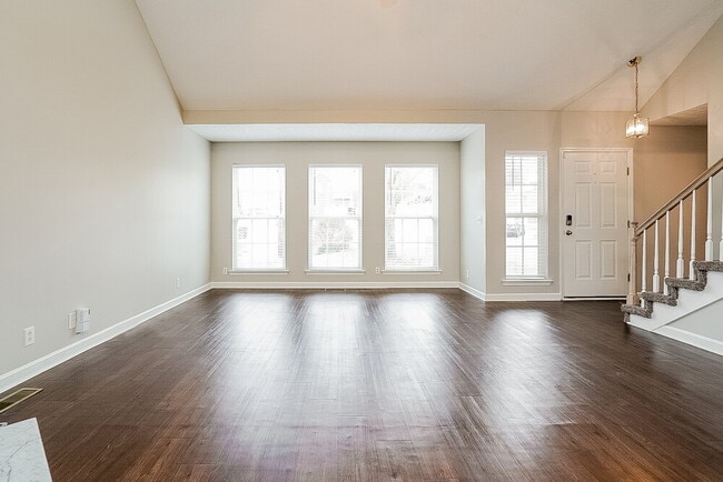 Photo - 103 Rockton Ct