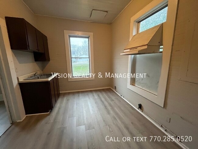 Photo - 910 Truitt Ave Unit B