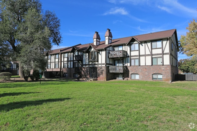Building Photo - Village Park at Barclay Square