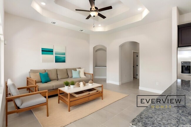 Photo - 405 Park Cir