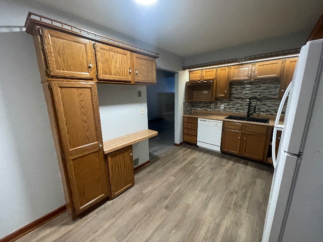 Photo - 1372 Red Tail Hawk Dr