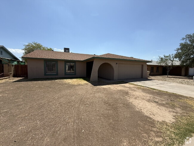 Building Photo - "Charming 4-Bedroom Haven with 2 Baths in ... Rental