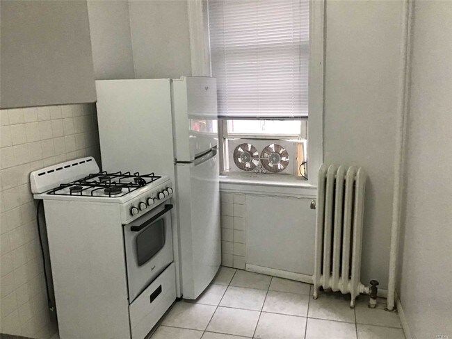 1 Bedroom Apartments For In Woodhaven Ny Com Photo 87 26 Jamaica Ave Unit 2f