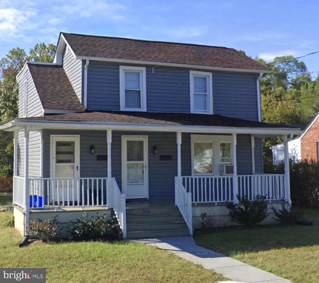 Photo - 316 W 9th St