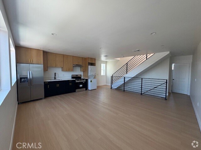 Building Photo - 5701 Normandie Ave Rental