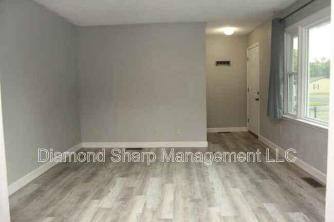 Building Photo - 3411 Sheridan Ave Rental