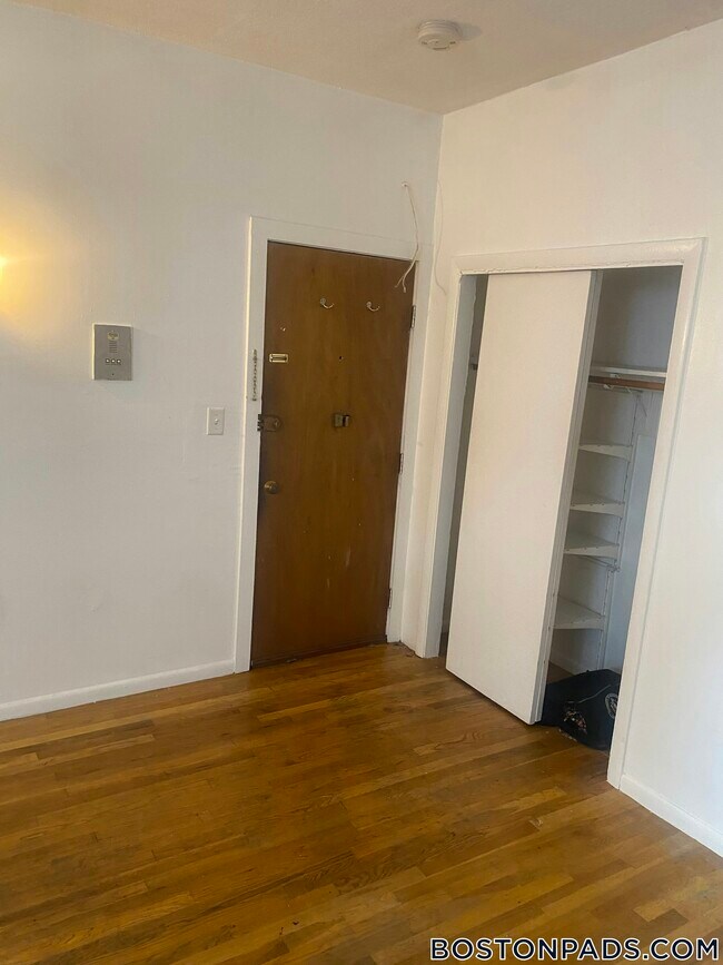 Photo - 61 S Huntington Ave Unidad 302