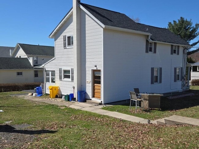 Photo - 143 Cemetery St