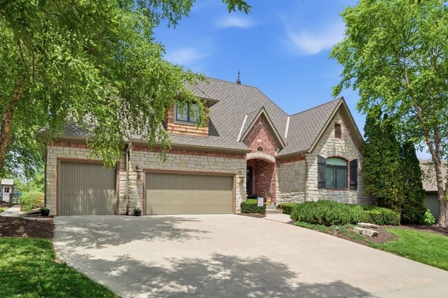 Building Photo - {10500} Luxury Living in Mills Crossing Estates + Spacious Floorplan with Designer Finishes