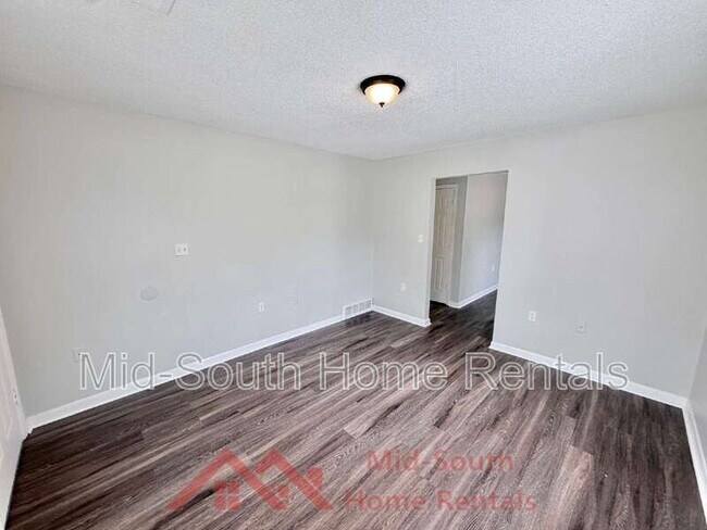 Photo - 1199 Tunstall St