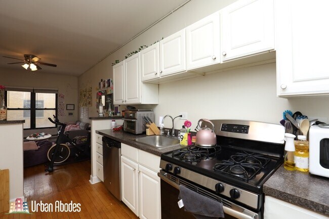 Photo - 730 W Roscoe St Unit A05C