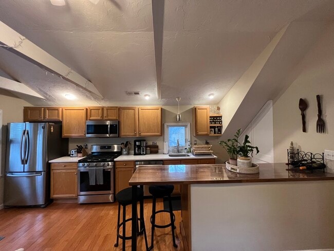 Building Photo - 3 Knox Ct Unit 2