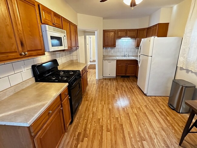 Building Photo - 53 Hopedale Unit 53