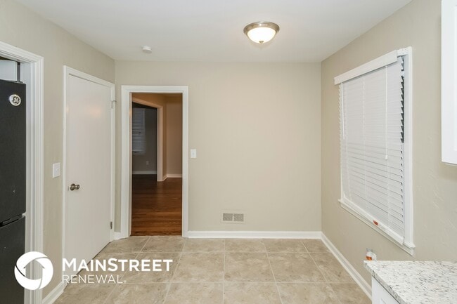 Photo - 513 Goldenrod Dr