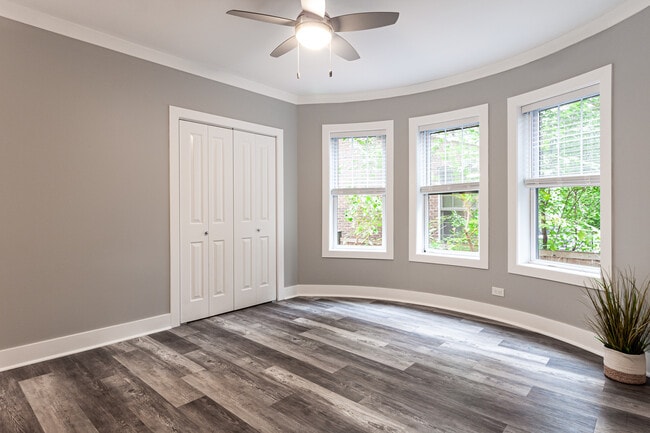 Building Photo - 2127 W Giddings St Unit 1