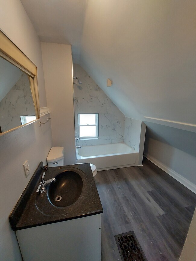 Photo - 1009 Garnett Pl