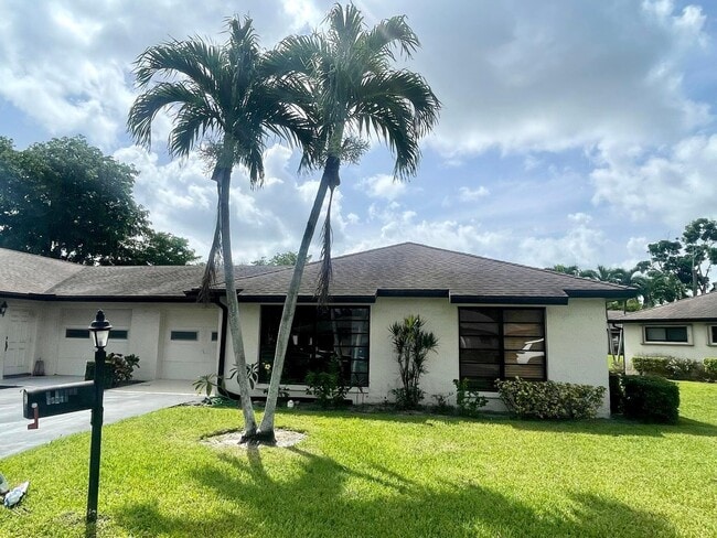 Building Photo - 4961 Dovewood Rd