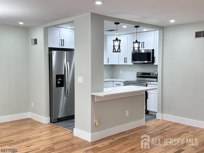 Photo - 107A S Maple Ave