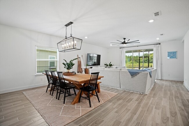 Área de comedor - 294 Varner Way