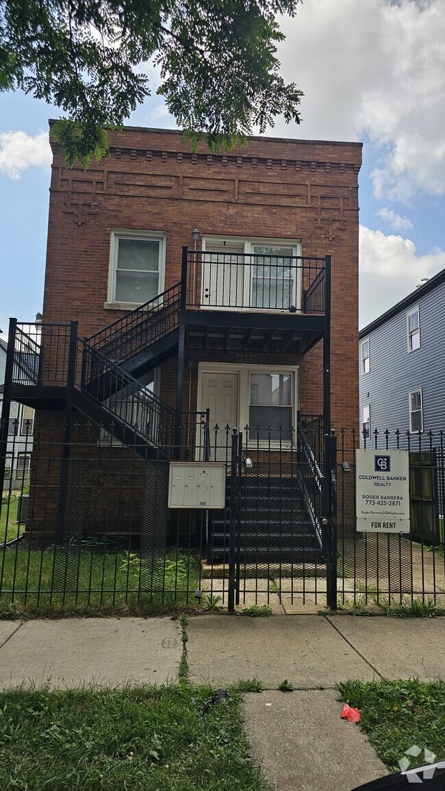 Building Photo - 4223 W Augusta Blvd Unit 1R Rental