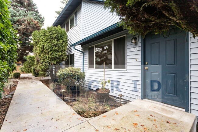 Building Photo - Two Bedroom Apartment Available - Private Yard Space - $500 MOVE IN SPECIAL! Unit 7033